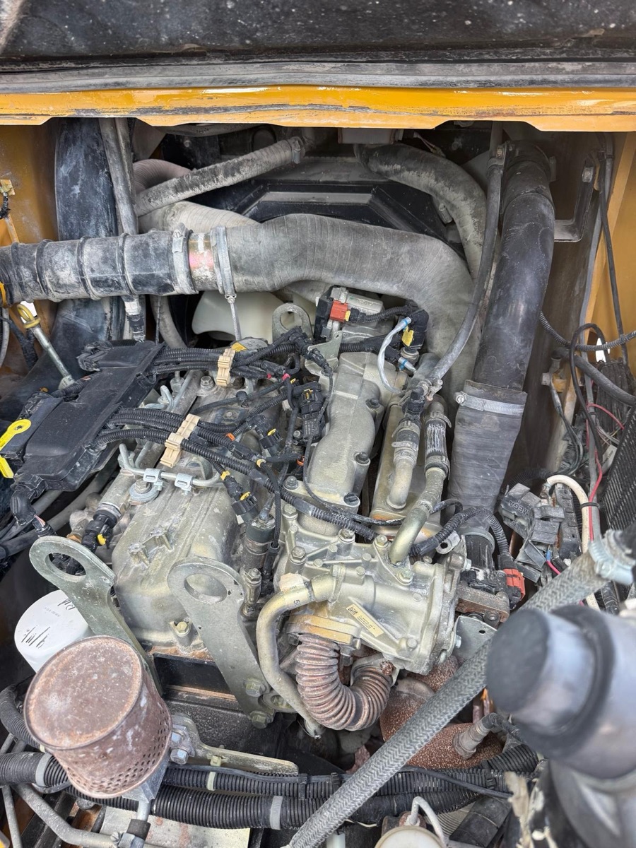 2014 Cat DP70N 12,300 lb Diesel Forklift, view 4
