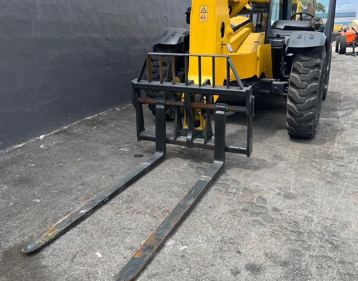 2014 JCB 507-42 7000lbs Telehandler