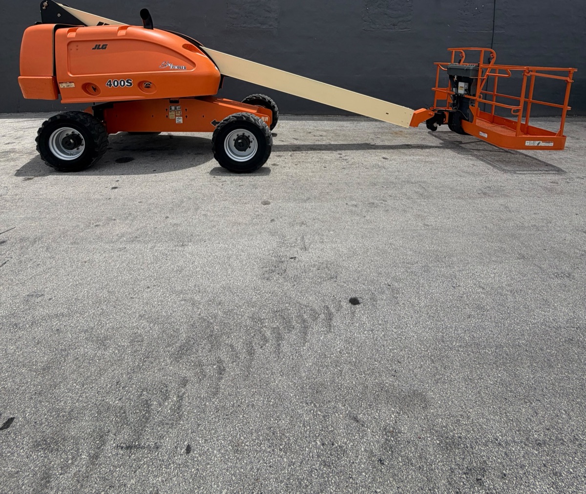 2014 JLG 400S 4WD Diesel Telescopic Boom Lift