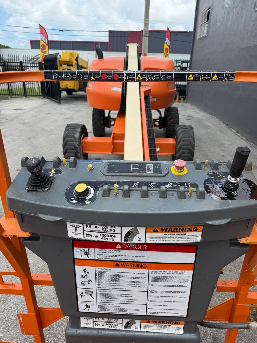 2014 JLG 400S 4WD Diesel Telescopic Boom Lift, view 5