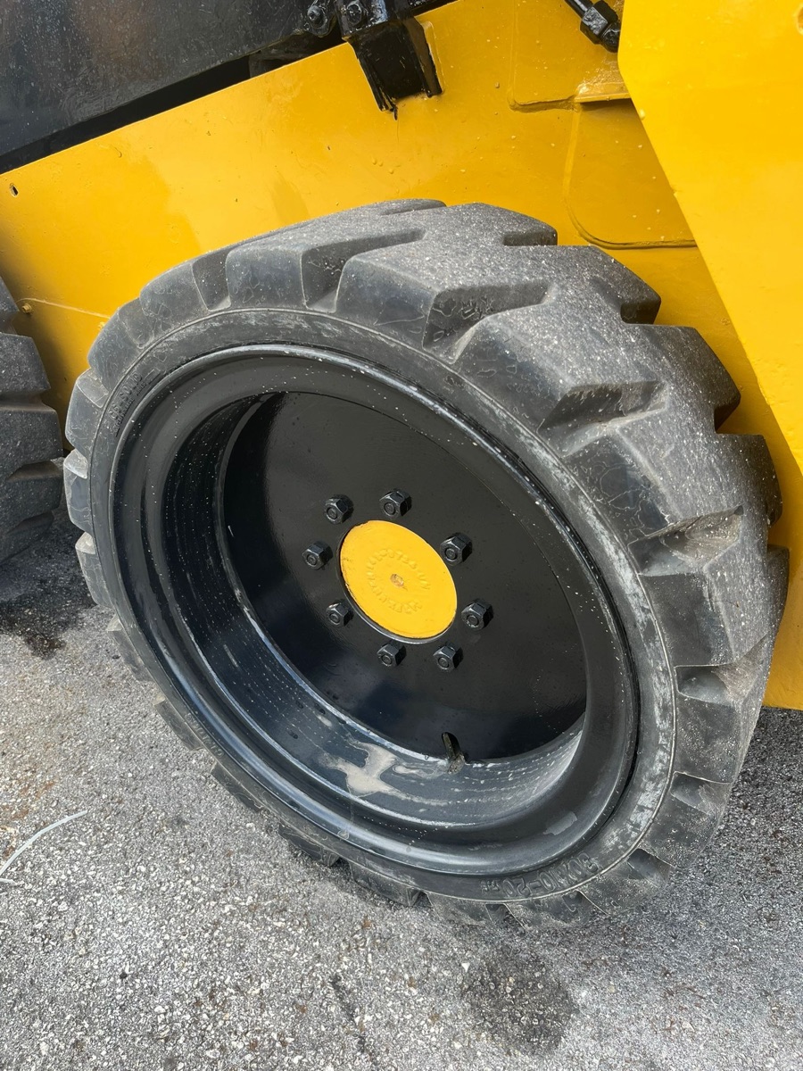 2015 Cat 226D, view 10
