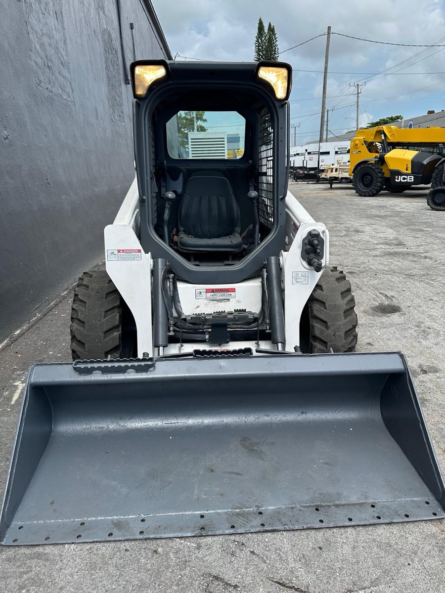2016 Bobcat S510, view 2