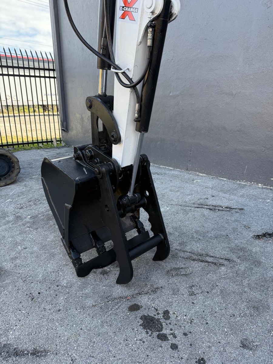 2018 Bobcat E32i Mini Excavator, view 5